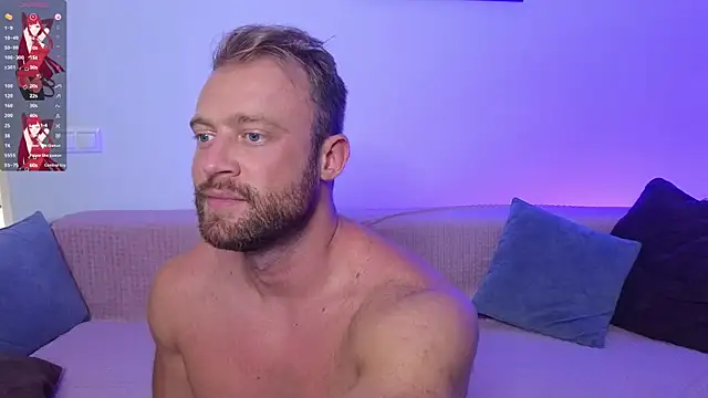 Snapshot of MaxMia chatting on October 2025 02:15:02 PM MaxMia online show from October 2025 02:15:02 PM