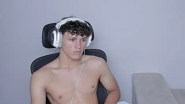 laurent nova online show from September 2025 07:17:01 PM