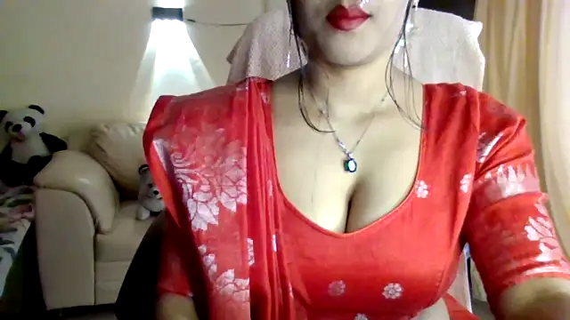 Queenhimanshi online show from April 2026 04:44:02 AM