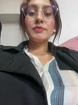 Snapshot of VioletPearson chatting on February 2025 01:10:01 AM VioletPearson online show from February 2025 01:10:01 AM
