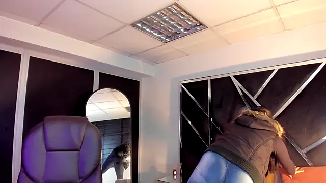 Snapshot of Ivanna18_x chatting on October 2025 03:17:01 AM Ivanna18 x online show from October 2025 03:17:01 AM