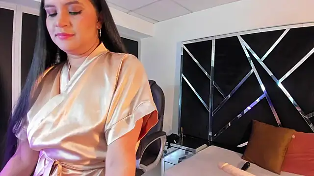 Snapshot of Ivanna18_x chatting on October 2025 03:17:01 AM Ivanna18 x online show from October 2025 03:17:01 AM