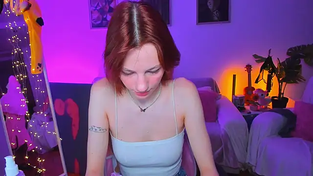 Alyssa Smitt online show from October 2025 01:47:02 AM