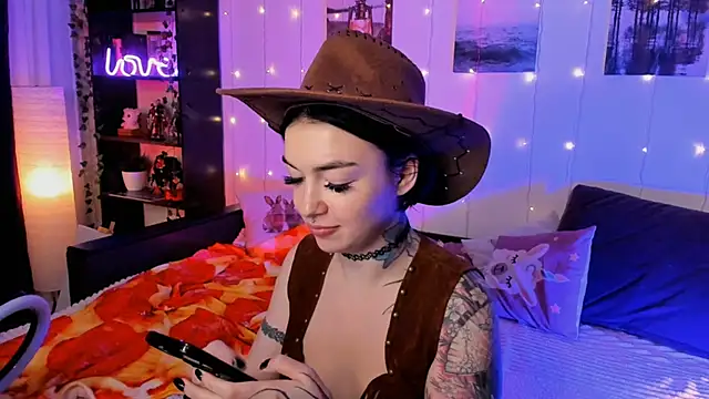 Snapshot of Magic_Allie chatting on September 2025 08:13:01 PM Magic Allie online show from September 2025 08:13:01 PM