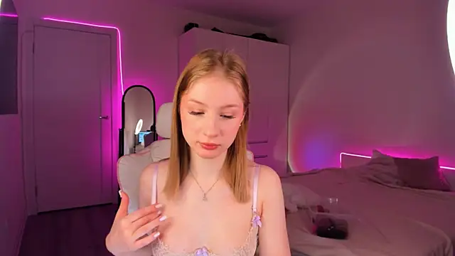 Eva Davi online show from March 2025 01:58:01 AM