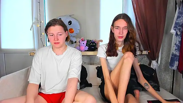 Snapshot of Calvin_and_Kevin chatting on October 2025 04:48:02 AM Calvin and Kevin online show from October 2025 04:48:02 AM