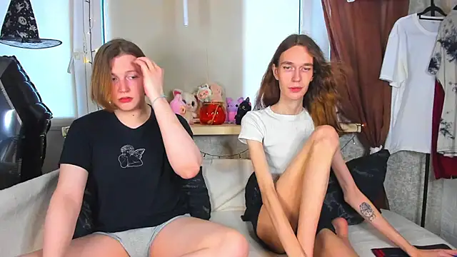 Snapshot of Calvin_and_Kevin chatting on October 2025 05:54:02 AM Calvin and Kevin online show from October 2025 05:54:02 AM