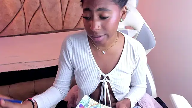 Queen perla  online show from January 2025 04:10:01 PM