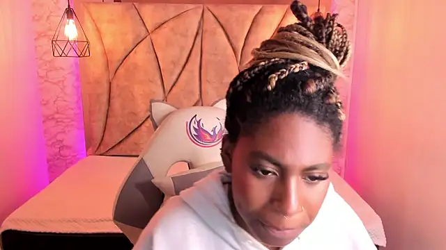 Queen perla  online show from January 2025 05:48:01 PM