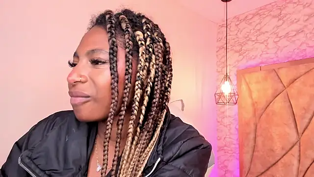 Queen perla  online show from January 2025 03:54:02 PM