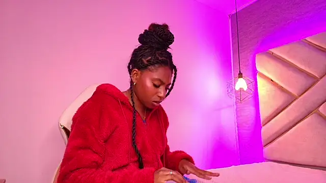 Queen perla  online show from March 2025 04:15:02 PM