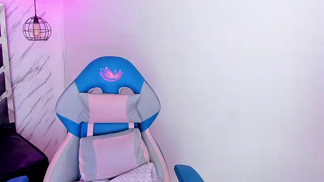 Queen perla  online show from November 2025 11:55:02 AM