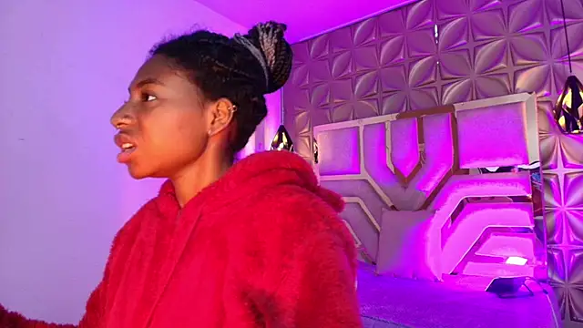 Queen perla  online show from February 2026 12:17:02 PM