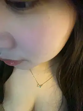 Hotellinh12 online show from September 2025 07:35:01 AM