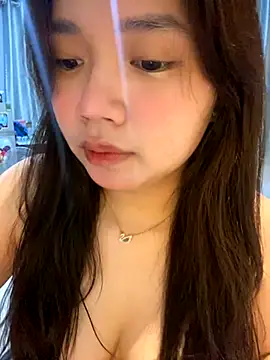 Hotellinh12 online show from November 2025 10:26:02 AM