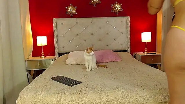 Kim and Mia online show from March 2026 03:50:01 PM