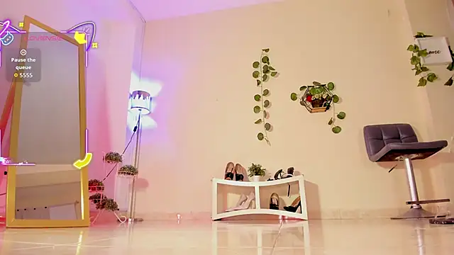 thais dreams online show from October 2025 12:58:01 PM