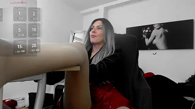 EvelynQueenn online show from December 2024 11:55:02 AM