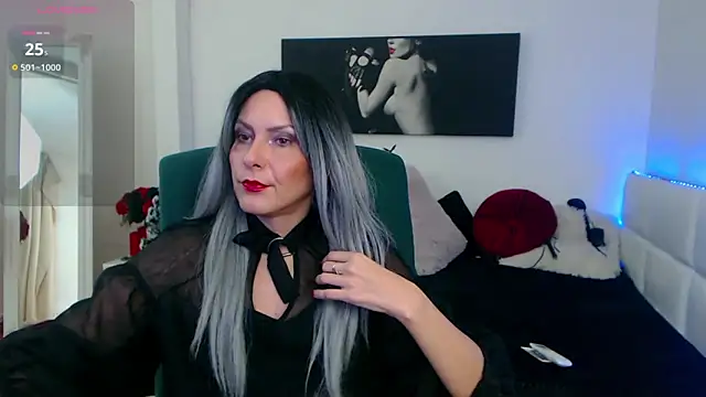EvelynQueenn online show from December 2024 07:58:02 AM