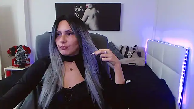 EvelynQueenn online show from January 2025 05:54:01 AM