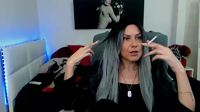 EvelynQueenn online show from January 2025 07:39:01 AM