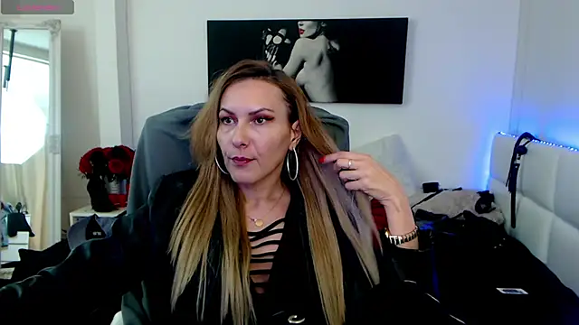 EvelynQueenn online show from February 2025 10:36:02 AM