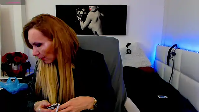 EvelynQueenn online show from February 2025 10:34:01 AM
