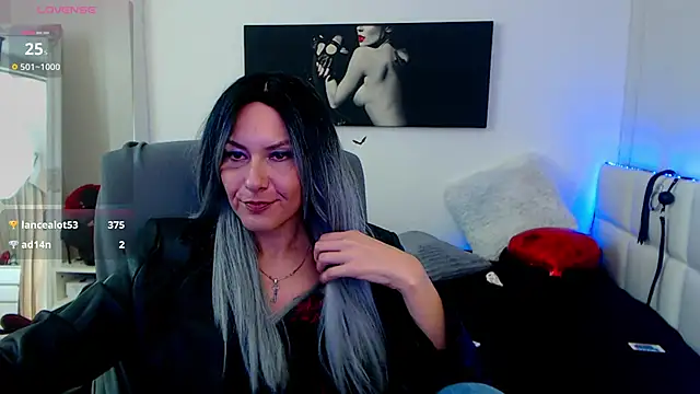 EvelynQueenn online show from February 2025 06:31:01 AM
