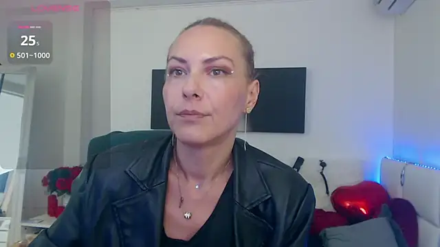 EvelynQueenn online show from September 2025 04:12:02 AM