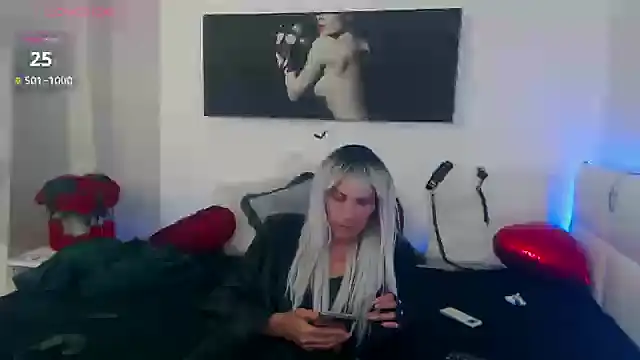EvelynQueenn online show from September 2025 06:56:02 AM
