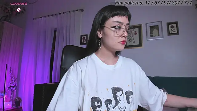 Snapshot of Conlosmichis chatting on March 2025 10:05:01 PM Conlosmichis online show from March 2025 10:05:01 PM