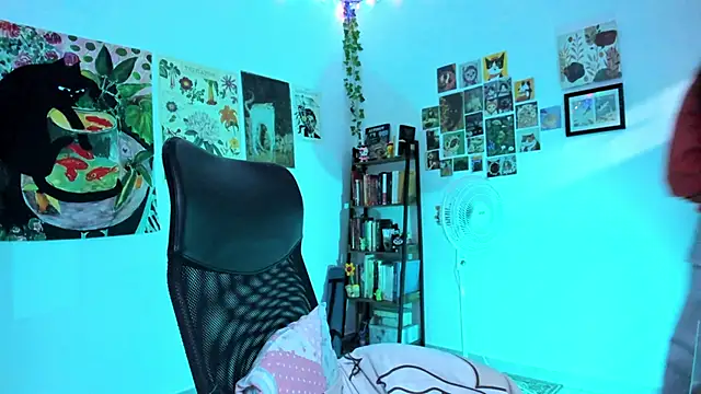 Snapshot of Conlosmichis chatting on September 2025 12:03:01 AM Conlosmichis online show from September 2025 12:03:01 AM