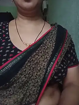 Snapshot of Rosy-B chatting on July 2026 12:01:01 AM Rosy-B online show from July 2026 12:01:01 AM
