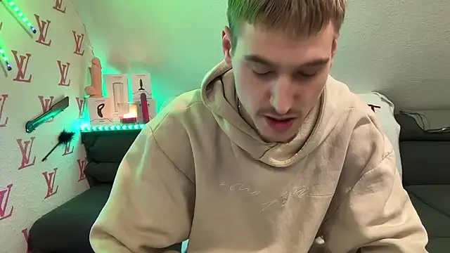 Cookieboy88 online show from January 2026 04:33:01 PM