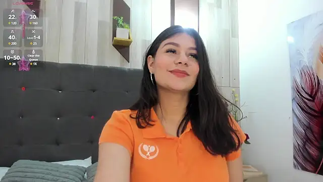 Sara Johnsonn online show from February 2025 07:41:01 PM