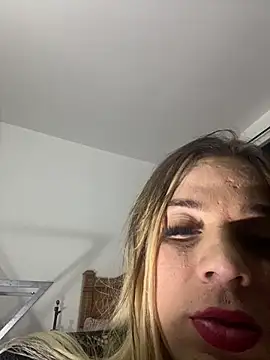 lanahot-77 online show from October 2025 12:19:01 AM