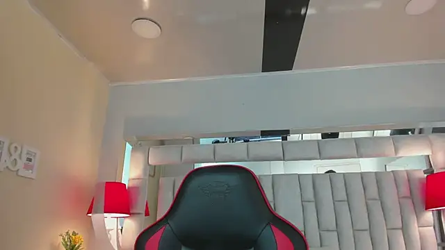 Snapshot of mariiahneedles chatting on October 2025 03:08:01 AM mariiahneedles online show from October 2025 03:08:01 AM