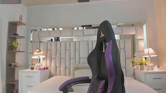 mariiahneedles online show from April 2026 05:12:02 AM