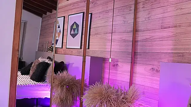 IzzyWild online show from November 2025 11:21:02 AM