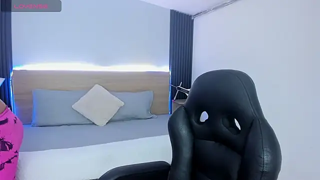 Chiqui milk  online show from December 2025 06:47:02 PM