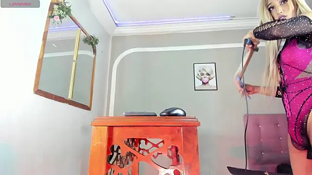 Snapshot of Jimena_Grey chatting on October 2025 10:32:02 PM Jimena Grey online show from October 2025 10:32:02 PM