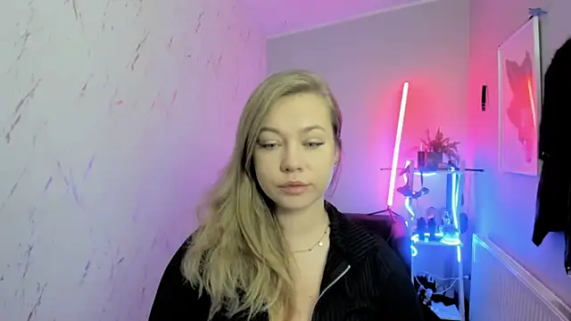 holly xglam online show from November 2025 09:13:02 PM