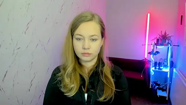 holly xglam online show from November 2025 06:12:01 PM