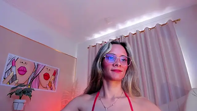 Snapshot of SkiinnyAna chatting on February 2025 07:25:01 PM SkiinnyAna online show from February 2025 07:25:01 PM