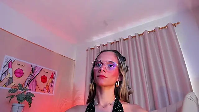 Snapshot of SkiinnyAna chatting on February 2025 07:31:02 PM SkiinnyAna online show from February 2025 07:31:02 PM