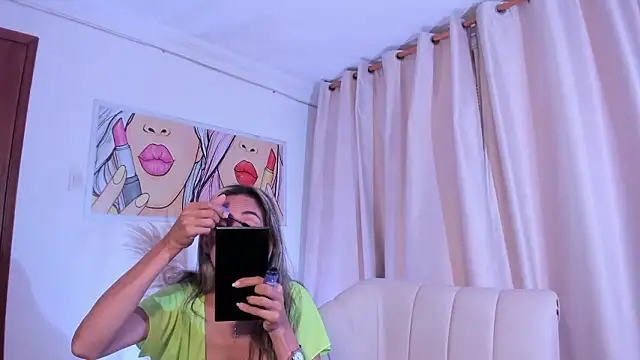 SkiinnyAna online show from March 2026 07:39:01 PM