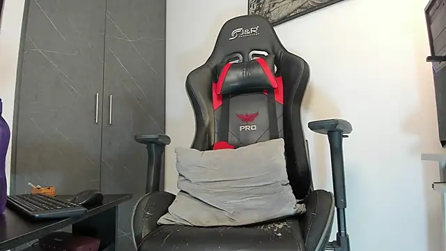 Snapshot of sergiio_mesa27 chatting on October 2025 02:10:01 AM sergiio mesa27 online show from October 2025 02:10:01 AM