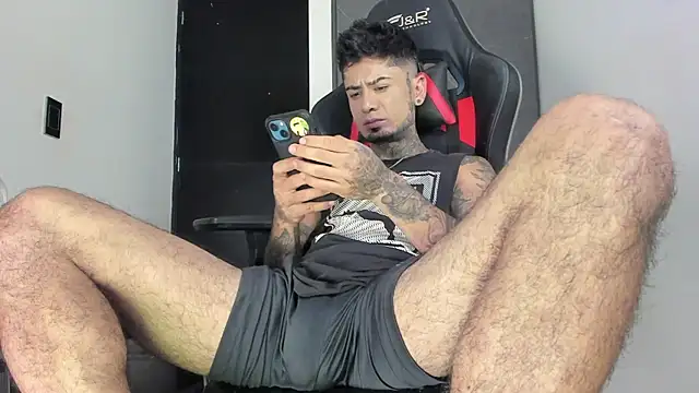 Snapshot of sergiio_mesa27 chatting on November 2025 01:06:02 AM sergiio mesa27 online show from November 2025 01:06:02 AM