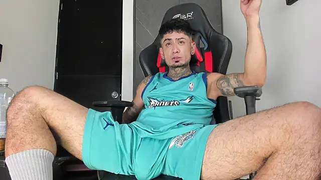 Snapshot of sergiio_mesa27 chatting on November 2025 02:32:01 AM sergiio mesa27 online show from November 2025 02:32:01 AM