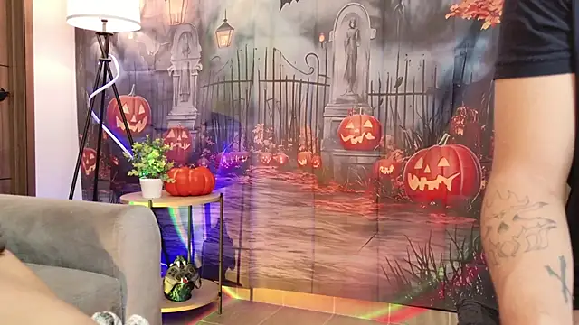 Snapshot of Hot_Couple666 chatting on October 2025 04:22:01 PM Hot Couple666 online show from October 2025 04:22:01 PM